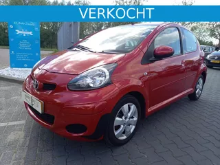 Toyota Aygo 1.0 12v VVT-i Aspiration Red