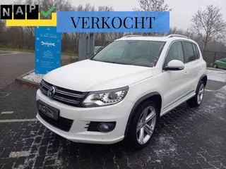 Volkswagen Tiguan 1.4 TSI 123pk BMT Sport &amp; 3+R Line Panorama Bi Xenon Stoelverwarming
