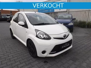Toyota Aygo 1.0 12v VVT-i Access Navigatie Airco LM Velgen