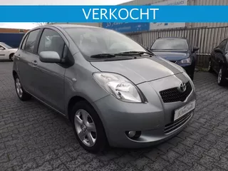 Toyota Yaris 1.3 16v VVT-i Linea Terra Climate Control