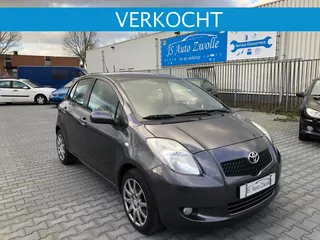 Toyota Yaris 1.3 16v VVT-i Linea Terra 5 Deur Airco Leer inter