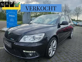 &Scaron;koda Octavia Combi 2.0 TFSI RS Navi AMV PDC 201PK